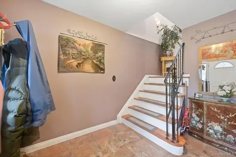 23 Maryetta Court Syosset NY 11791