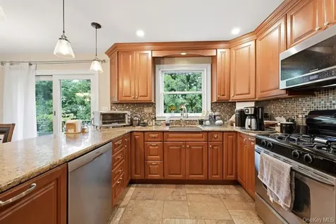23 Maryetta Court Syosset NY 11791
