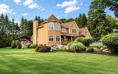 10 Sutherland Drive Highland Mills NY 10930