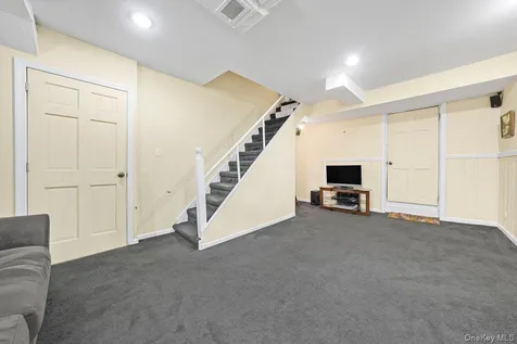 104 Lefferts Road Yonkers NY 10705
