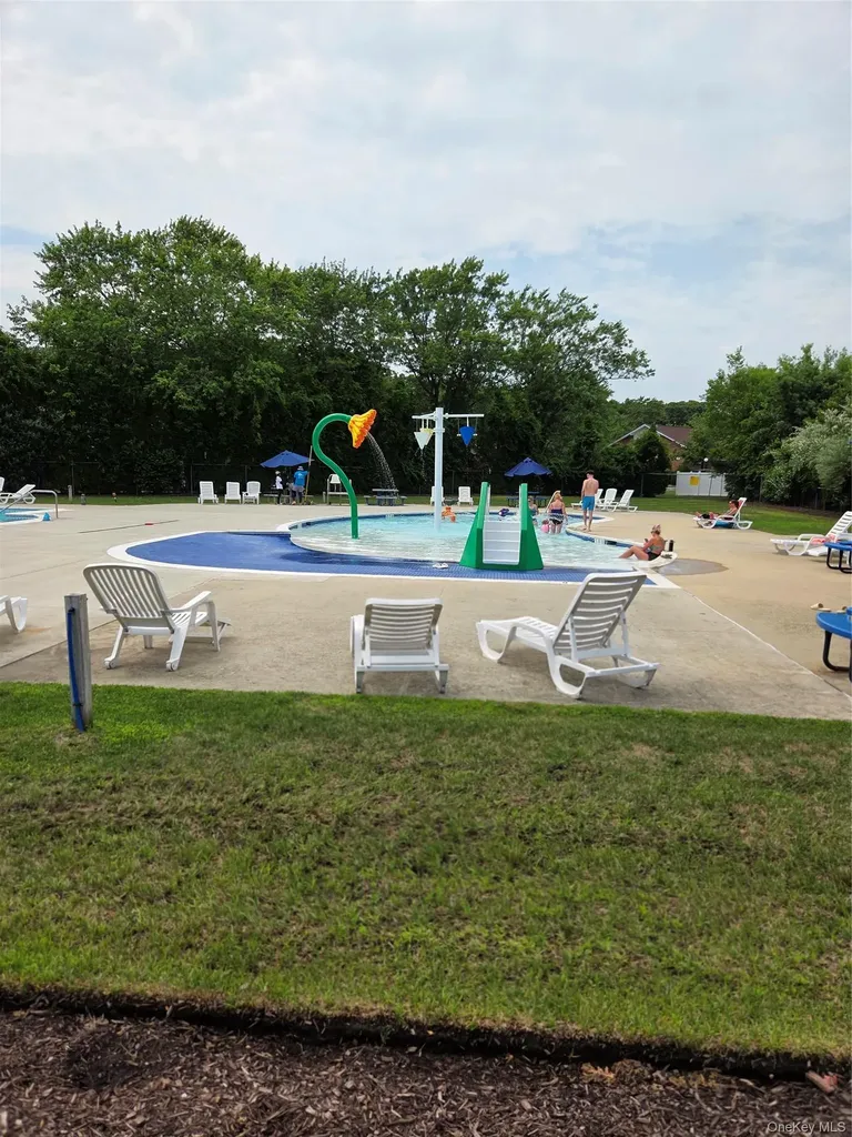 49 Fargo Coram NY 11727