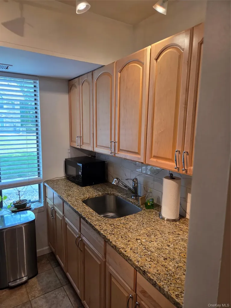 49 Fargo Coram NY 11727