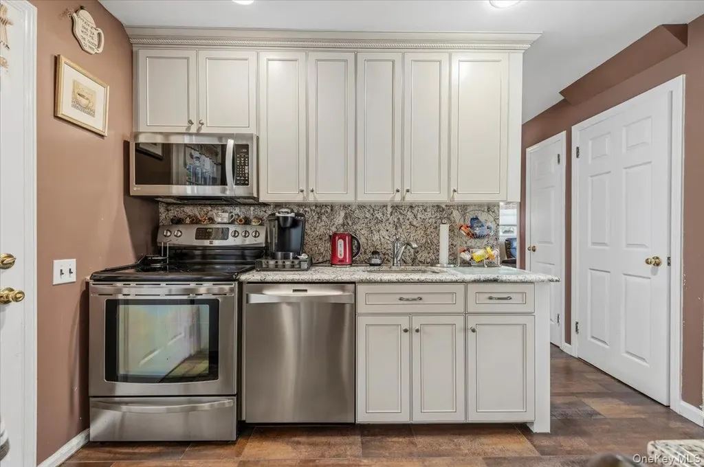 2565 Natta Boulevard Bellmore NY 11710