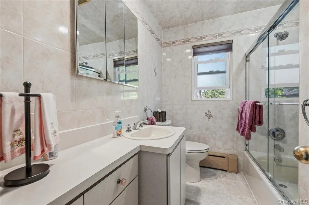 2565 Natta Boulevard Bellmore NY 11710