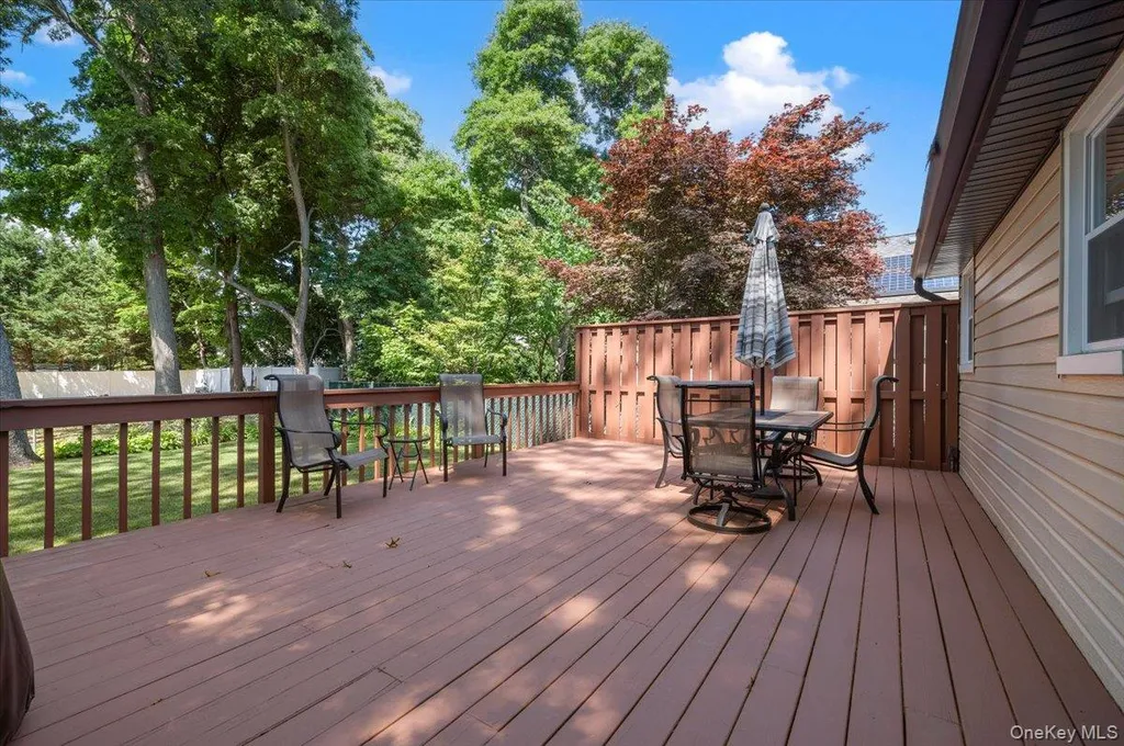 2565 Natta Boulevard Bellmore NY 11710