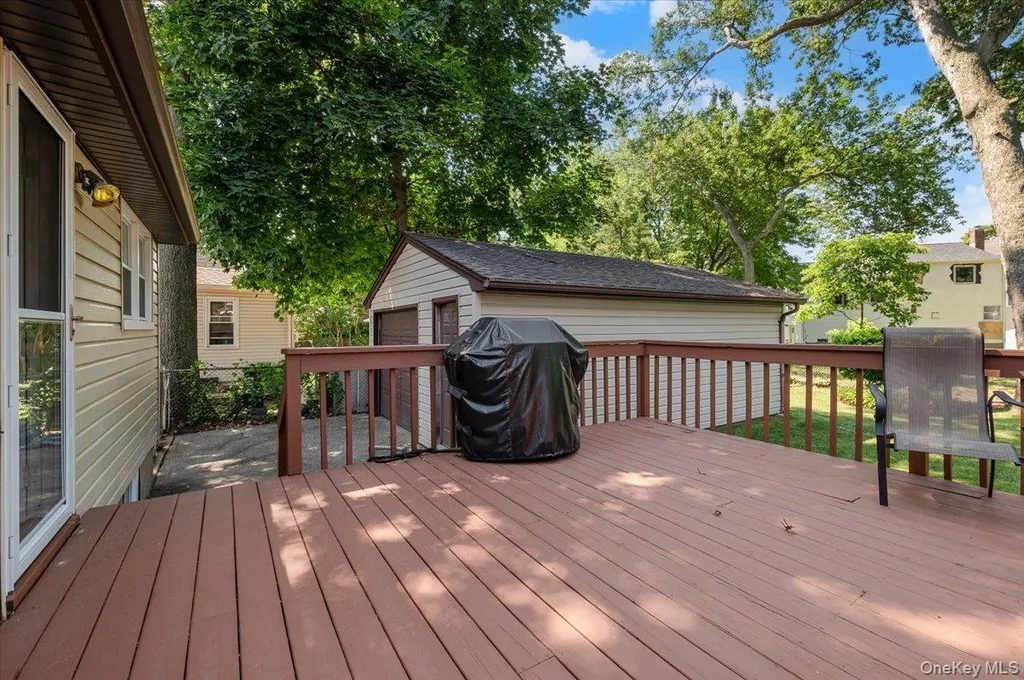 2565 Natta Boulevard Bellmore NY 11710