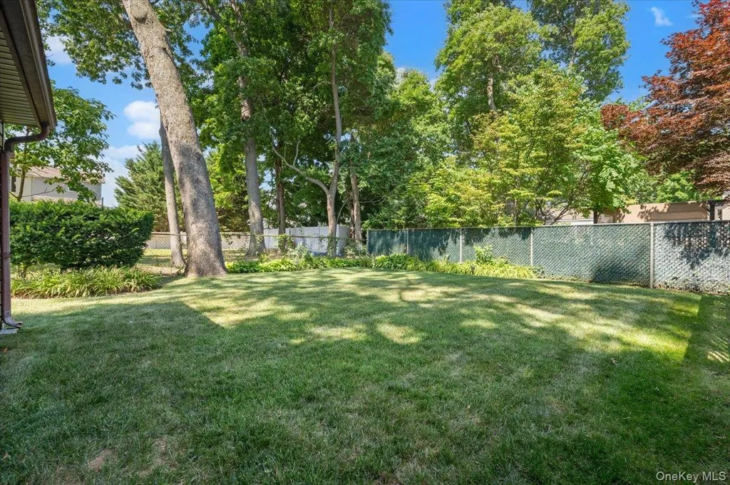 2565 Natta Boulevard Bellmore NY 11710