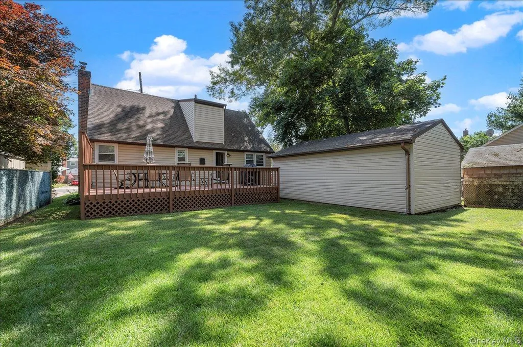 2565 Natta Boulevard Bellmore NY 11710