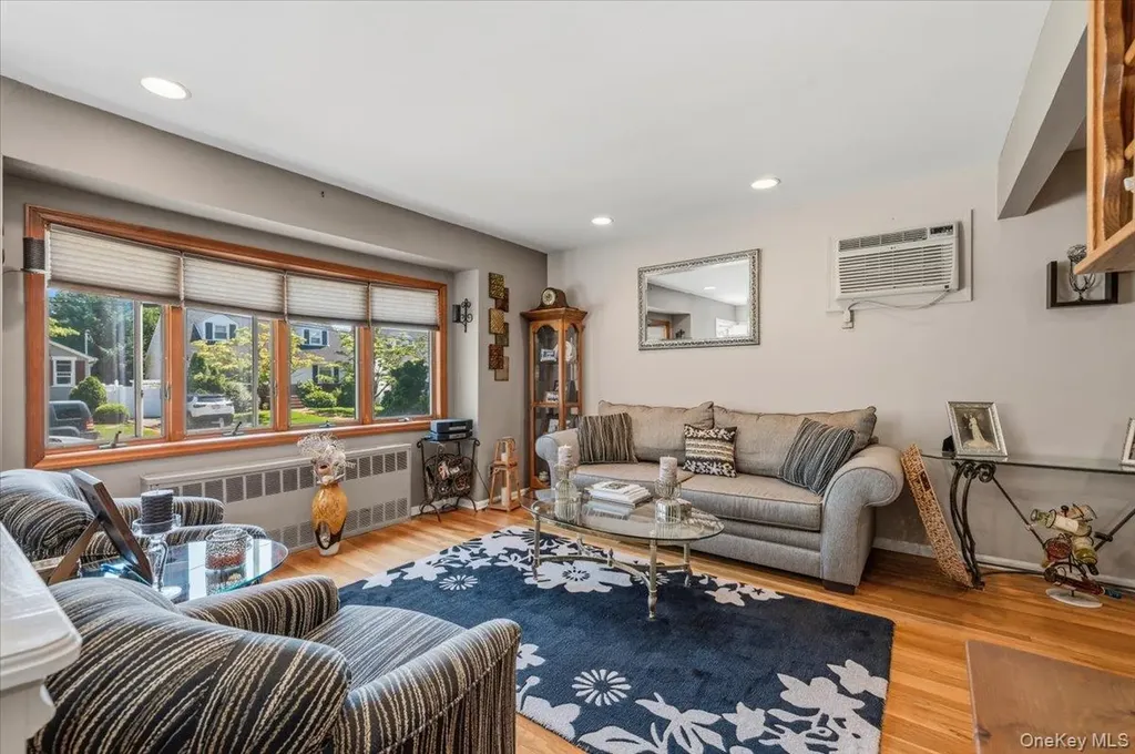 2565 Natta Boulevard Bellmore NY 11710