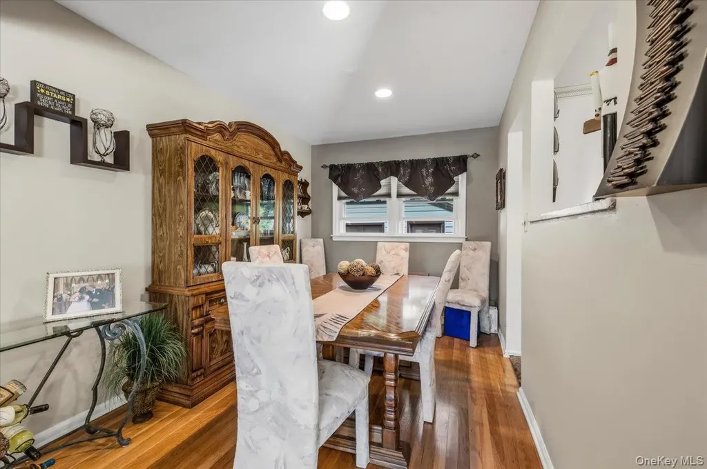 2565 Natta Boulevard Bellmore NY 11710