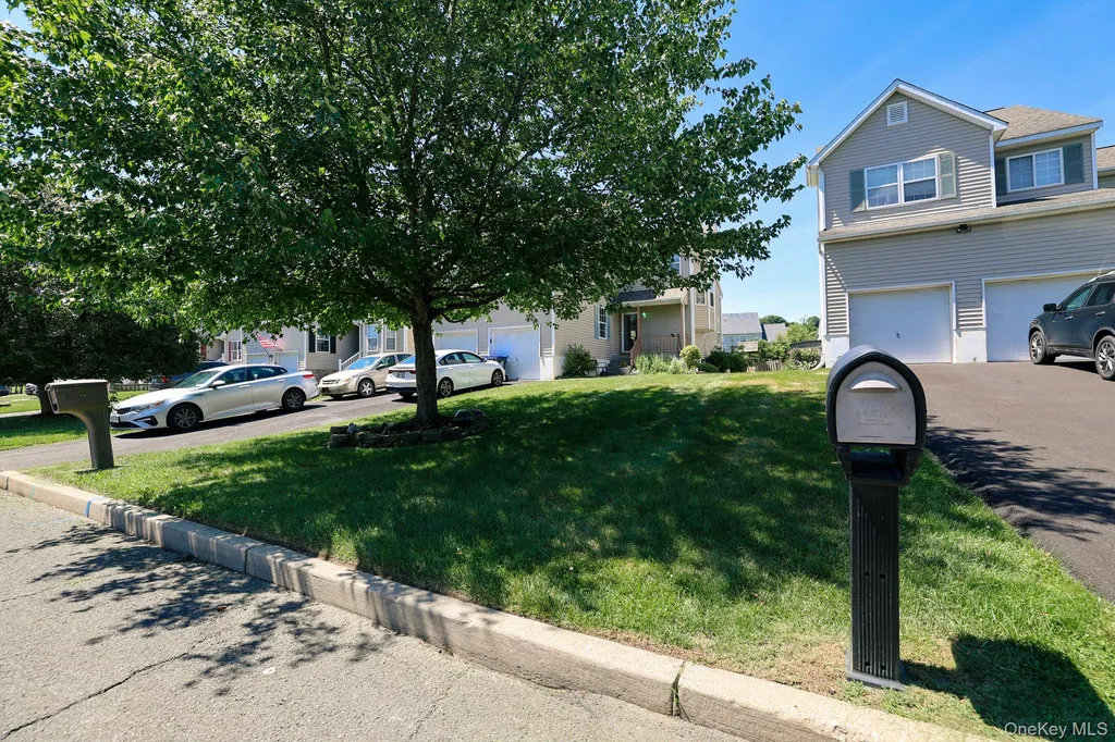 16 Mclaughlin Way Washingtonville NY 10992