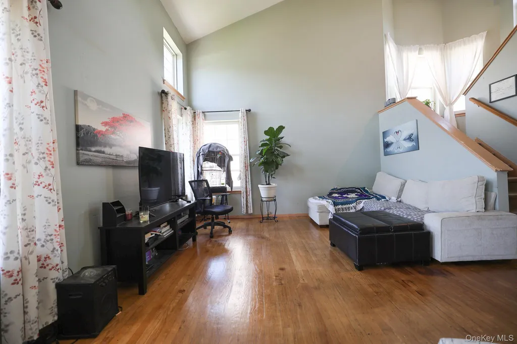 16 Mclaughlin Way Washingtonville NY 10992