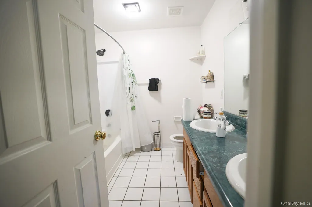 16 Mclaughlin Way Washingtonville NY 10992
