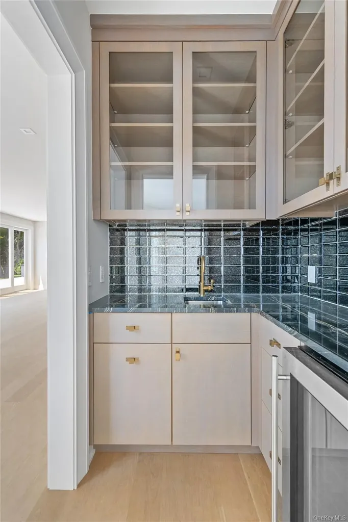 42 Mamaroneck Road Scarsdale NY 10583