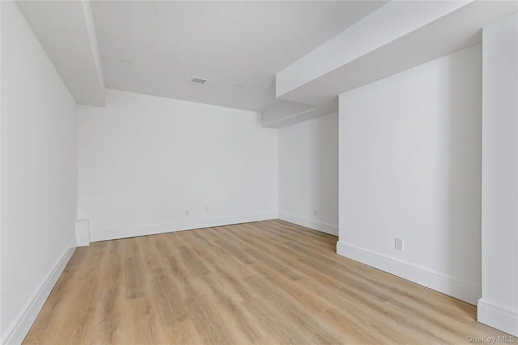 42 Mamaroneck Road Scarsdale NY 10583