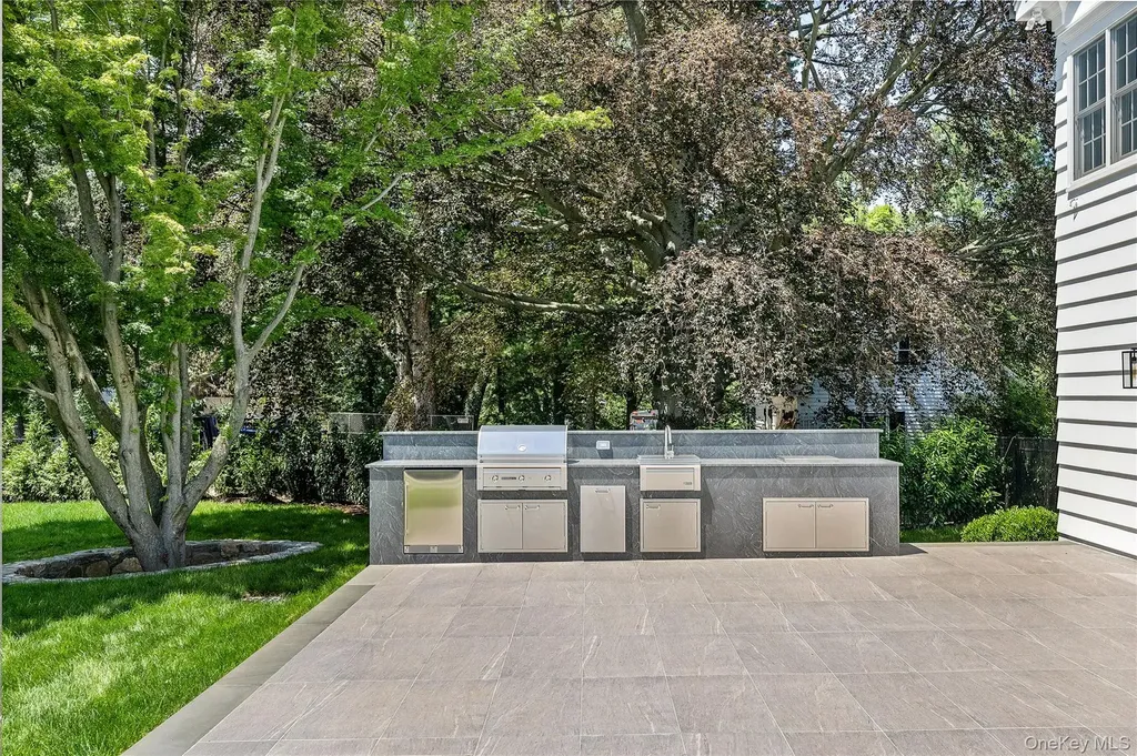42 Mamaroneck Road Scarsdale NY 10583
