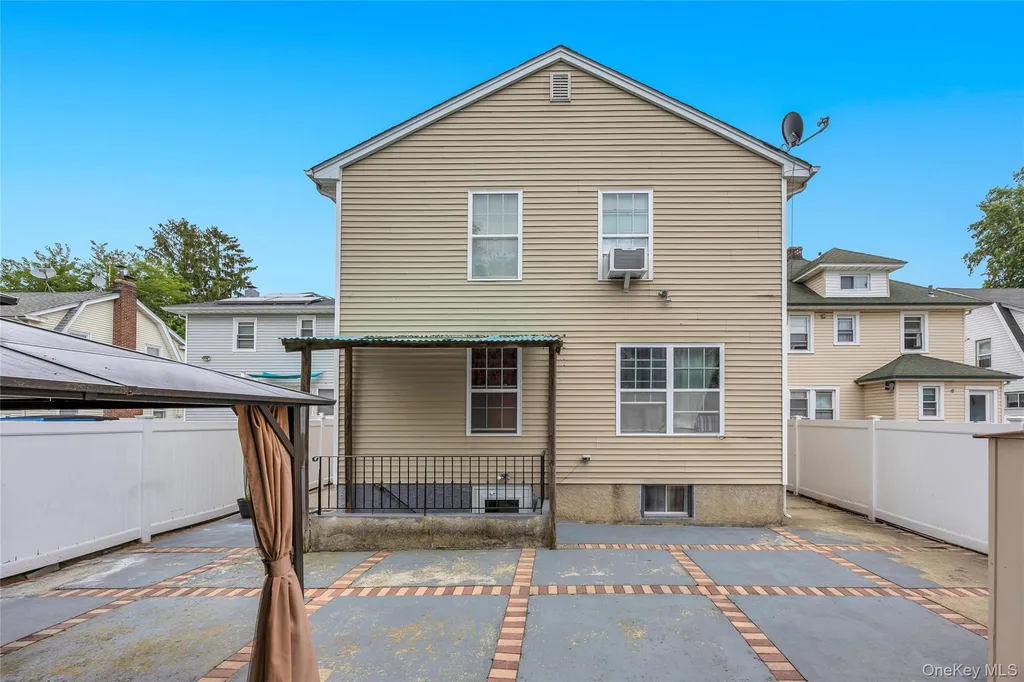 99 Ormond Street Hempstead NY 11550