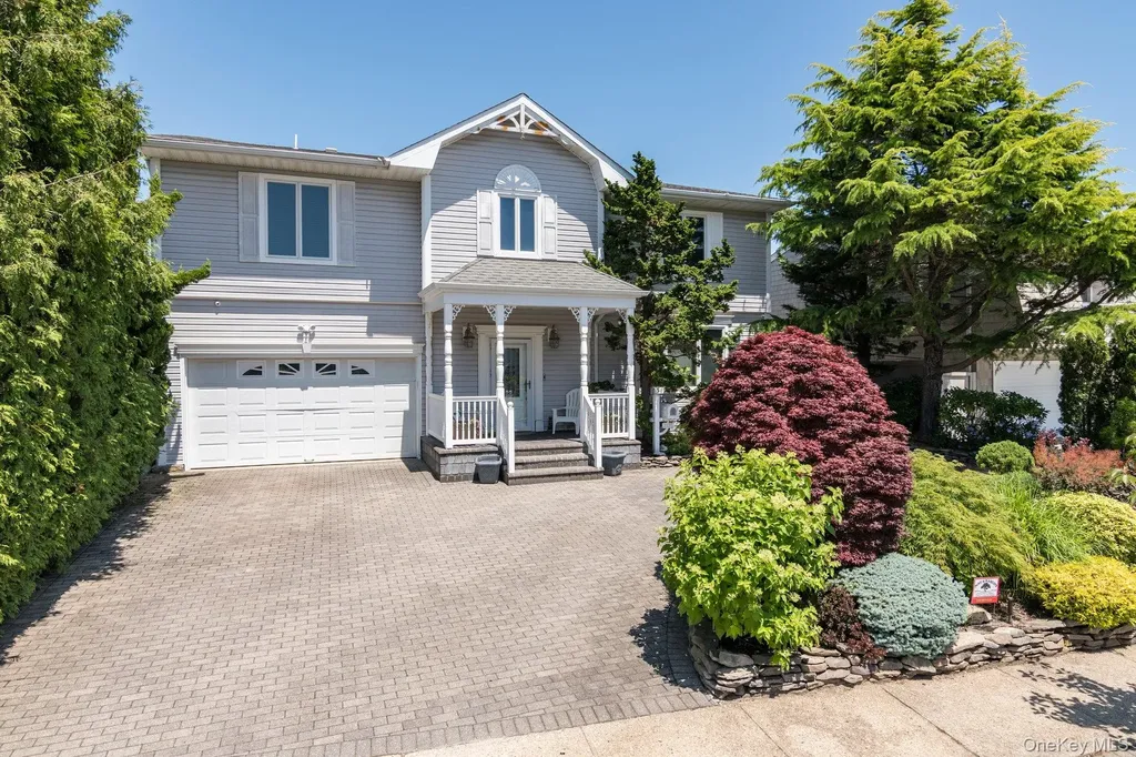 3125 Enos Street Bellmore NY 11710