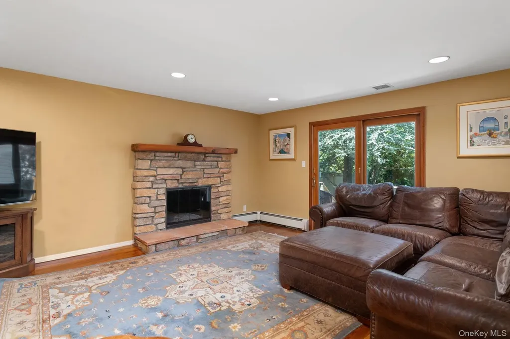 3125 Enos Street Bellmore NY 11710