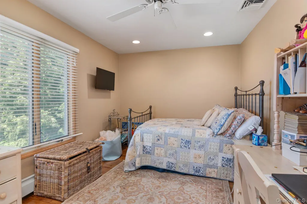 3125 Enos Street Bellmore NY 11710