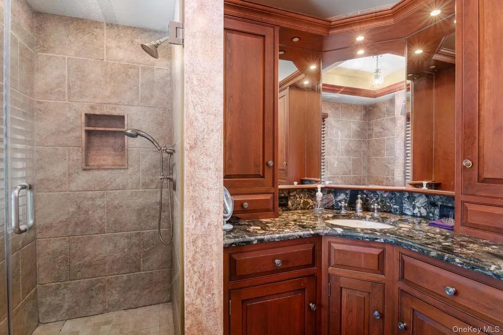 3125 Enos Street Bellmore NY 11710