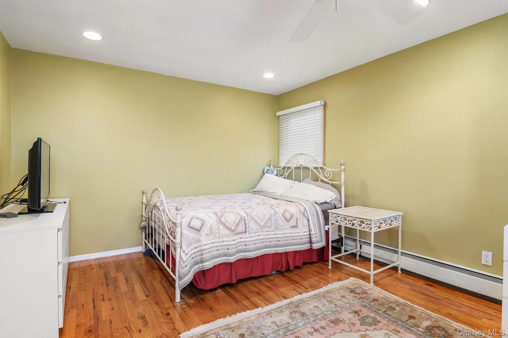3125 Enos Street Bellmore NY 11710