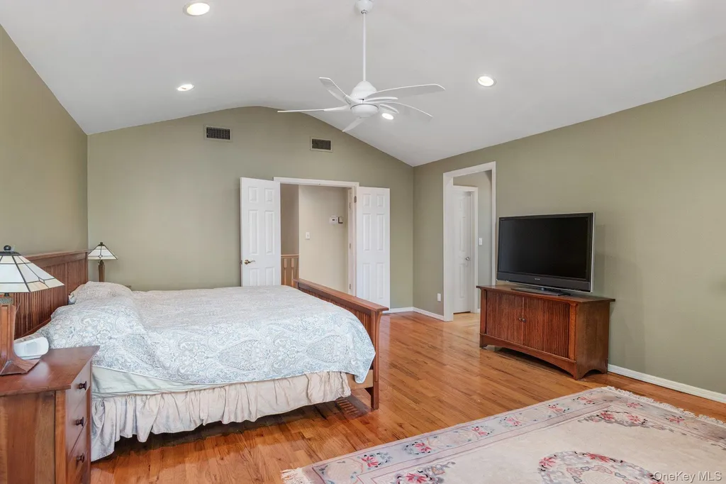 3125 Enos Street Bellmore NY 11710