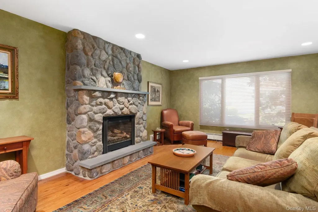 3125 Enos Street Bellmore NY 11710