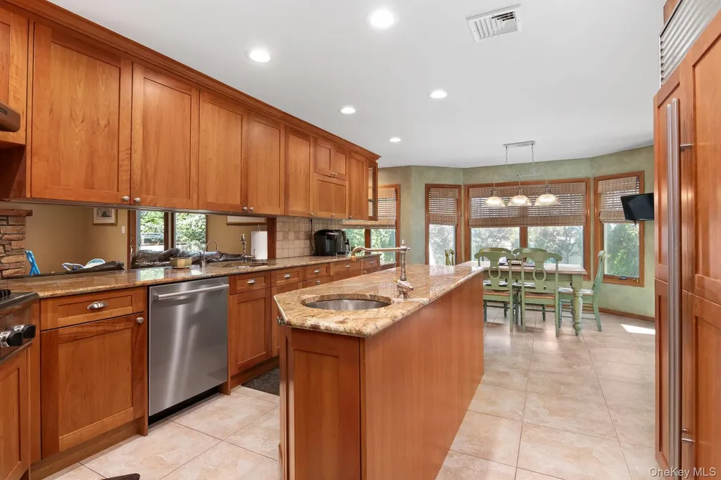 3125 Enos Street Bellmore NY 11710