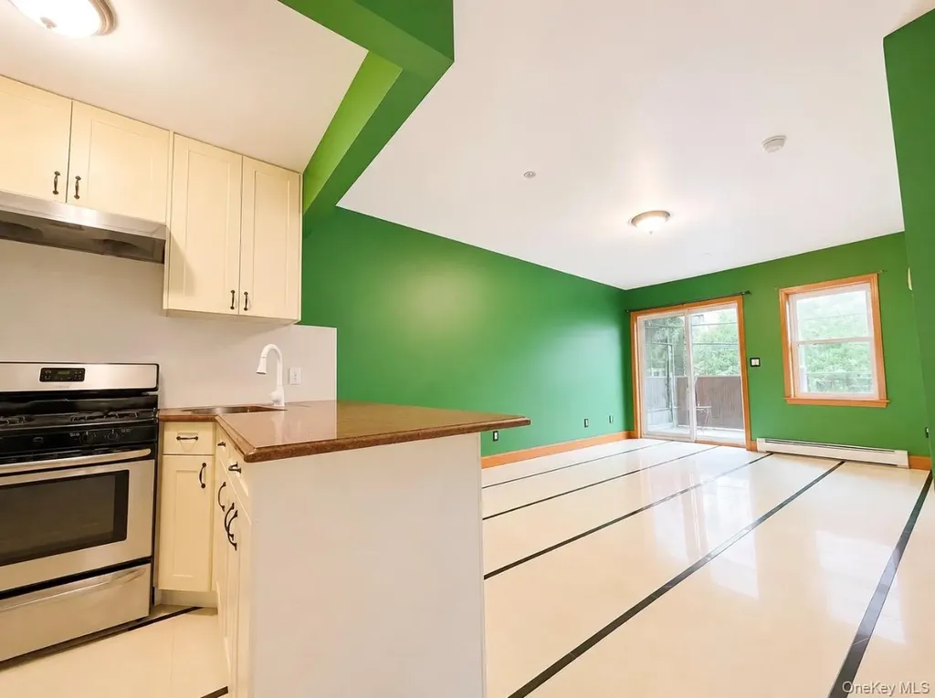 141-09 84th Drive Briarwood NY 11435