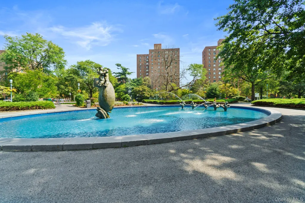 1700 Metropolitan Avenue Bronx NY 10462