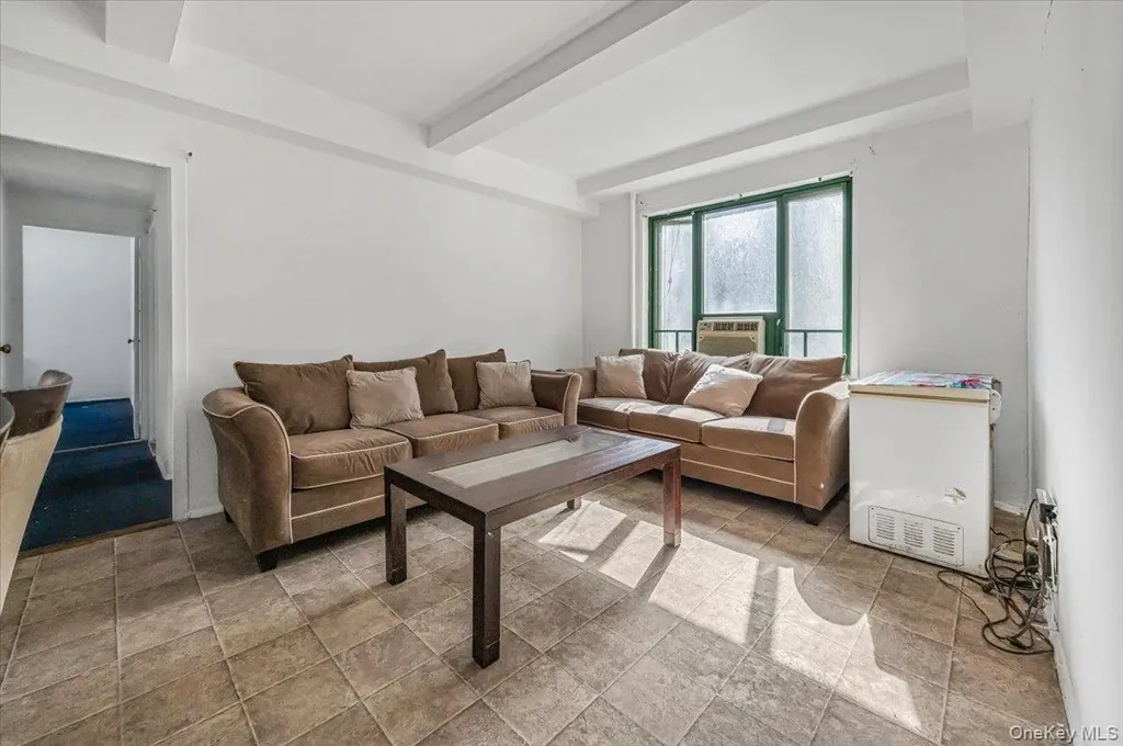 1700 Metropolitan Avenue Bronx NY 10462