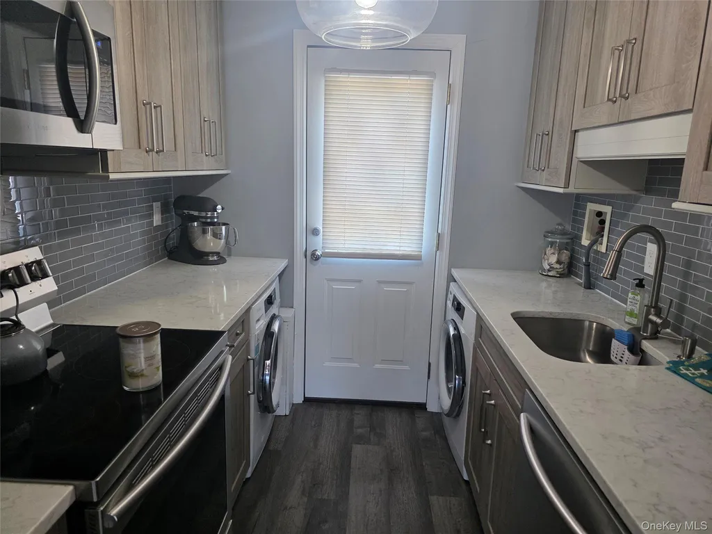 67 Farber Drive West Babylon NY 11704