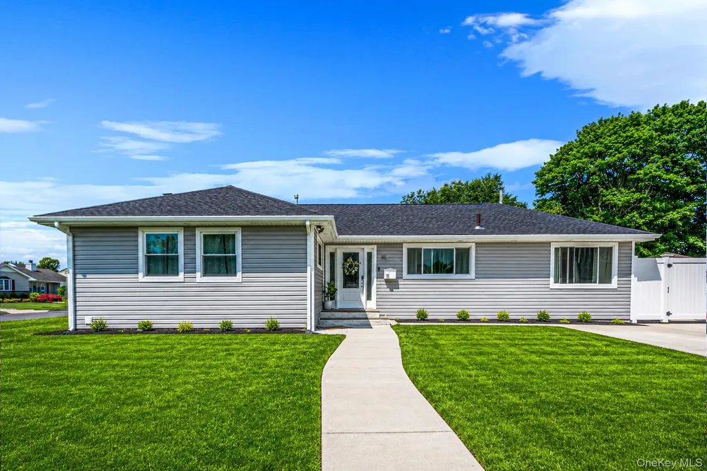 28 High Street Farmingdale NY 11735