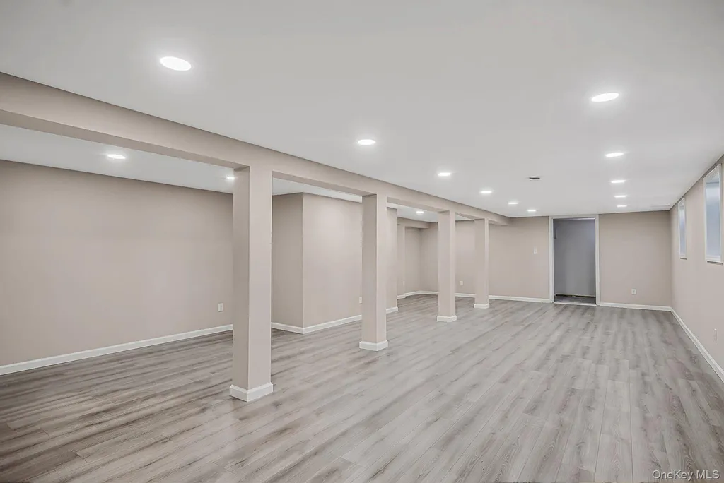 28 High Street Farmingdale NY 11735