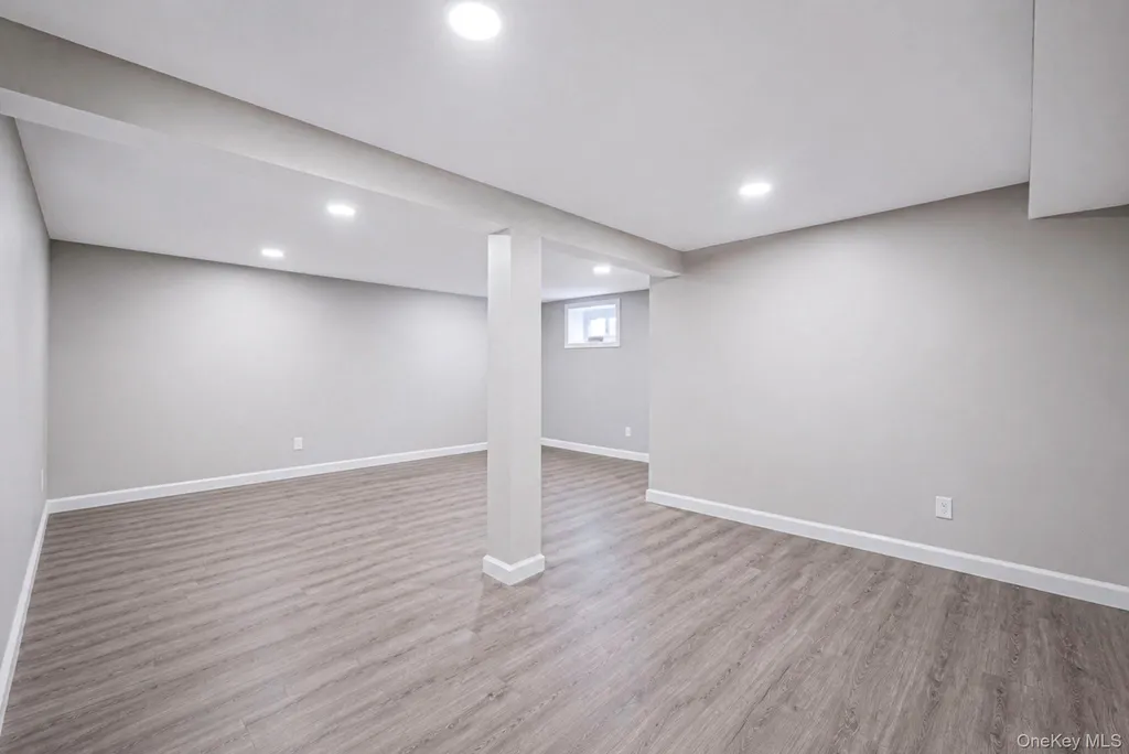 28 High Street Farmingdale NY 11735