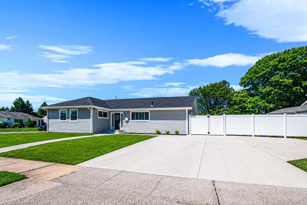 28 High Street Farmingdale NY 11735