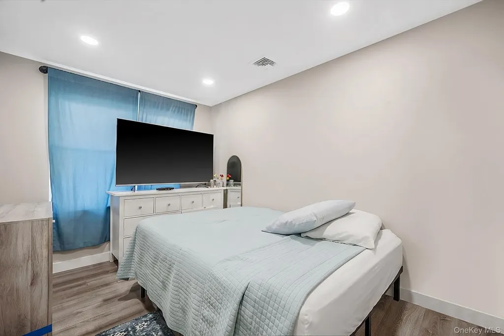 28 High Street Farmingdale NY 11735