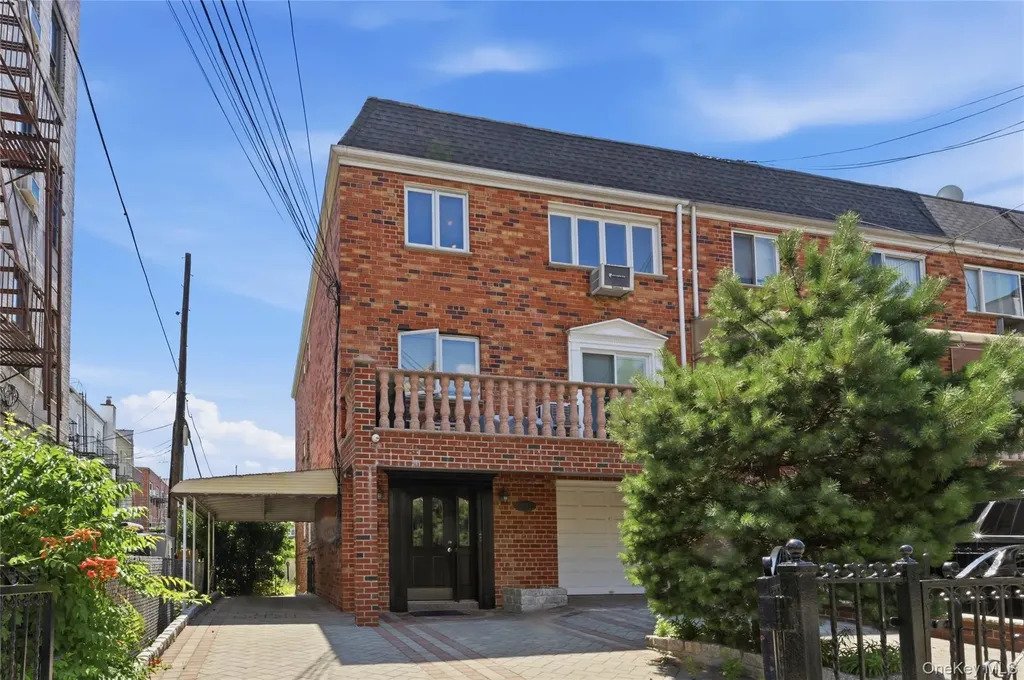 2511 44th Street Astoria NY 11103