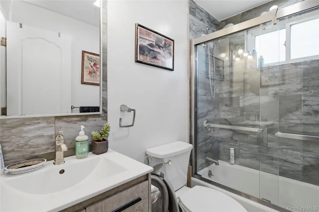 2511 44th Street Astoria NY 11103