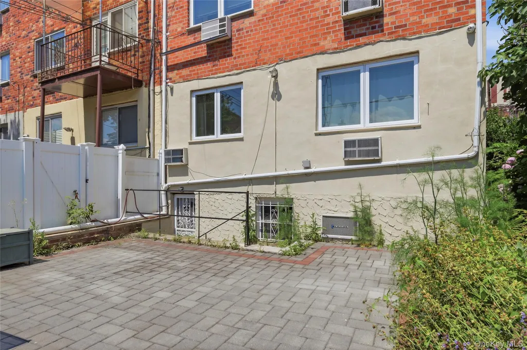 2511 44th Street Astoria NY 11103