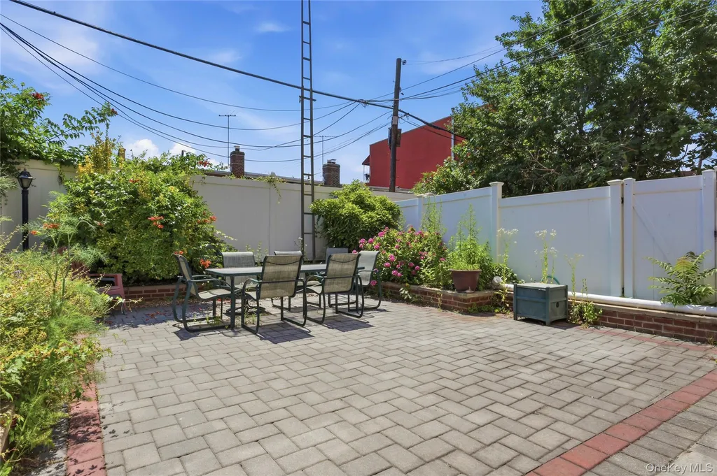 2511 44th Street Astoria NY 11103