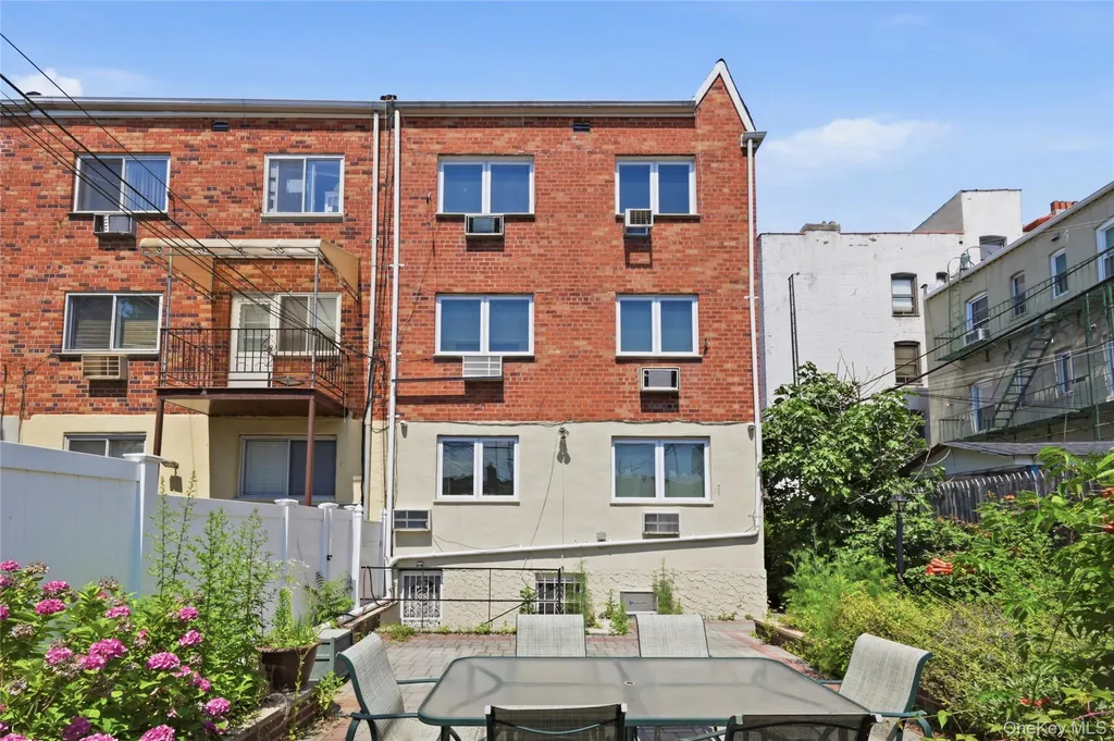 2511 44th Street Astoria NY 11103