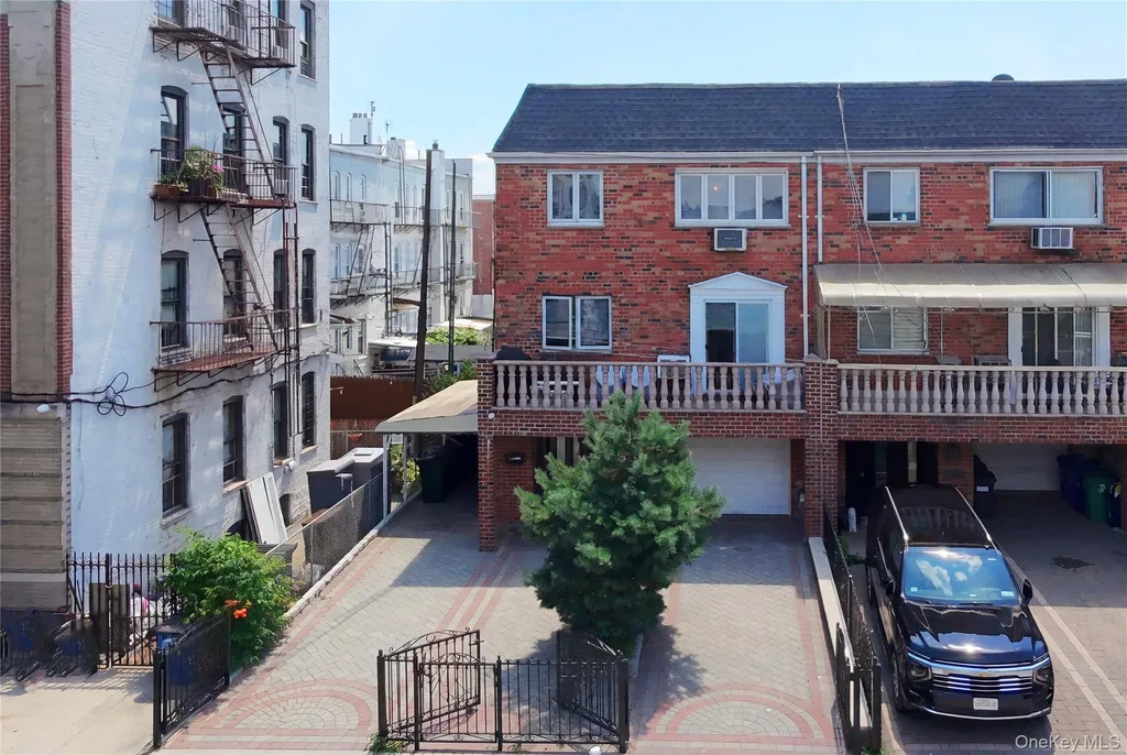 2511 44th Street Astoria NY 11103