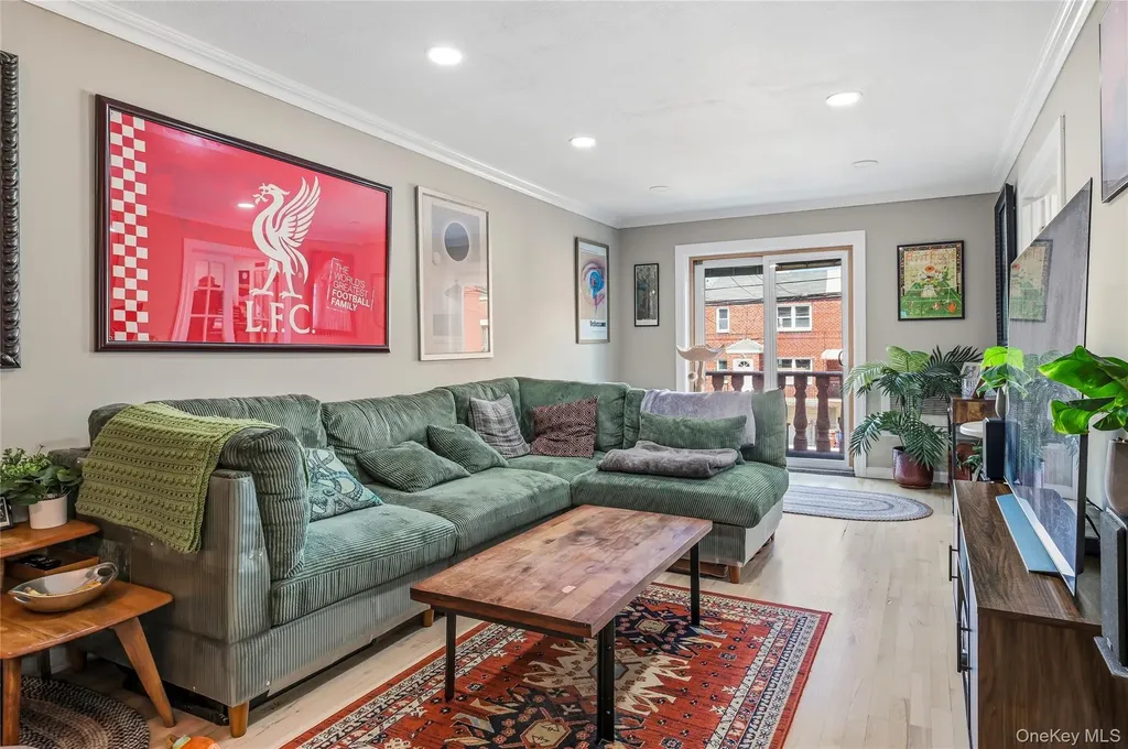 2511 44th Street Astoria NY 11103