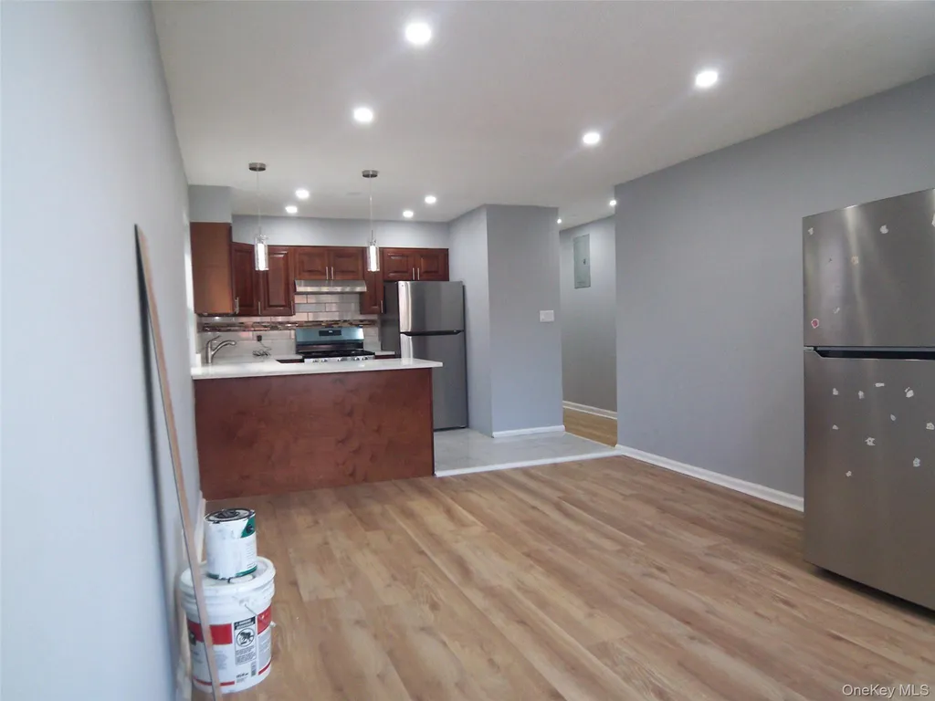 1008 E 228th Street Bronx NY 10466