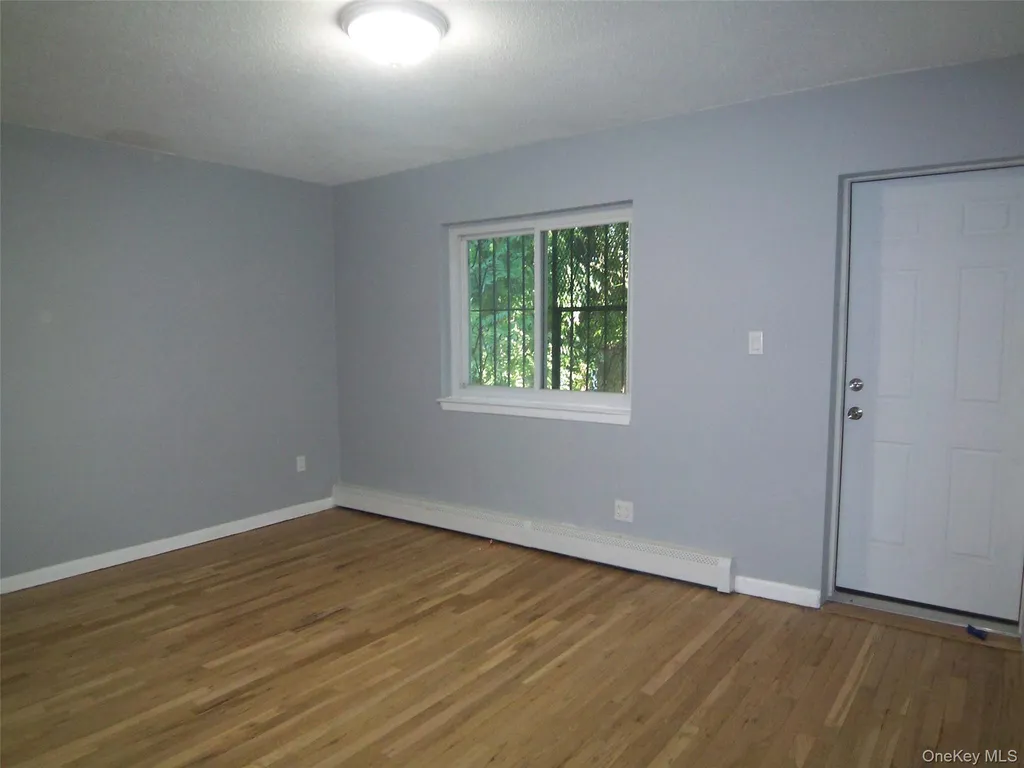 1008 E 228th Street Bronx NY 10466