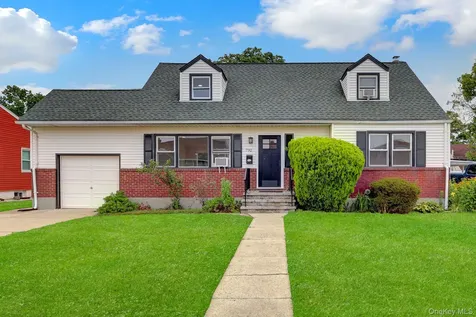 792 Highview Avenue Westbury NY 11590