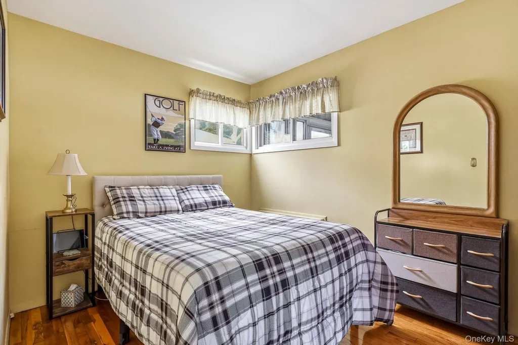 246 29th Street Lindenhurst NY 11757