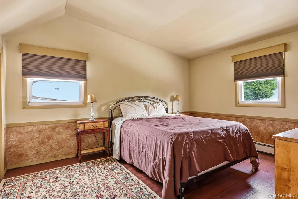 246 29th Street Lindenhurst NY 11757